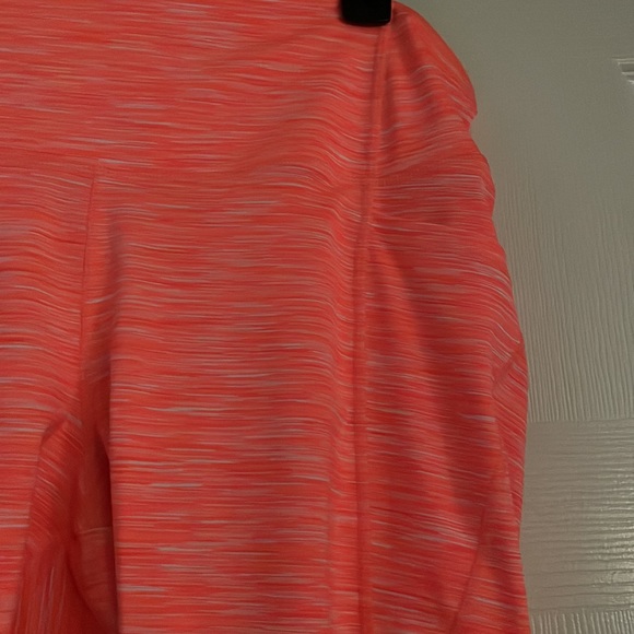 NWOT old navy crop orange with white striped elevate leggings - Picture 3 of 6